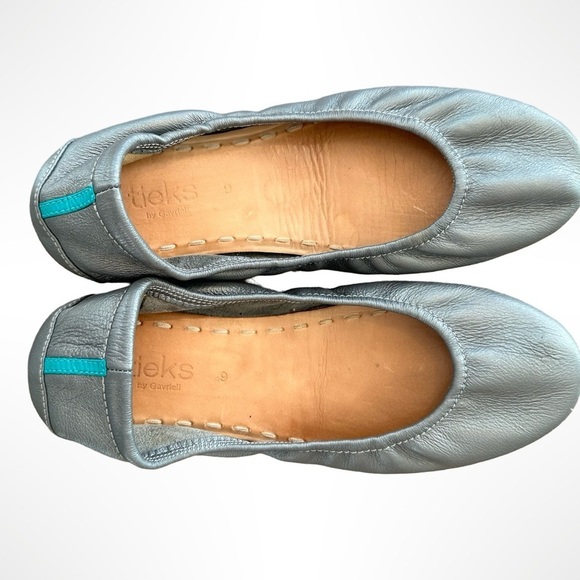 Tieks Women’s Sz 9 Metallic Silver Leather Ballet Flats Foldable Travel Shoes - Picture 1 of 12